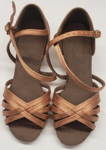 1.33" Suele -- Girl's Block Heel Latin Sandal -- Tan Satin Canvas