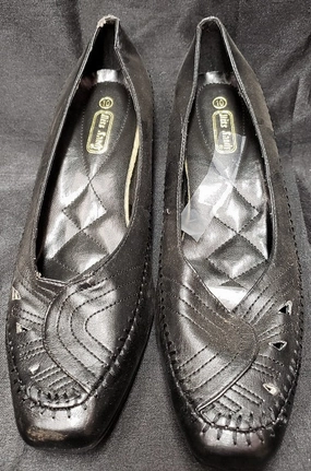 2.25" Beatrice -- Women's Dress Shoes -- Black Classic Shade