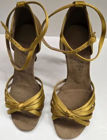 Arch Fit 3.38" Alta -- Flare Heel Latin Sandal