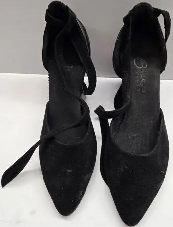 3" Veronica -- Women's Closed Toe Ballroom Shoe -- Black Suede Soft Lining