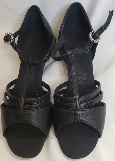 1.33" Sabra -- Block Heel Latin Sandal -- Black Tone Play Resort Mood