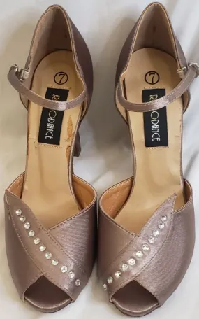 Ergonomic Design Season Ease 3.38" Hilda -- Closed Back/Open Toe Ballroom Shoe -- Bronze Satin