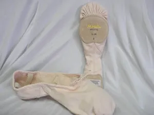 Freeze Proof Ballon Canvas -- Split Sole Ballet Slipper -- Pink