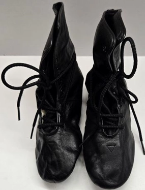 Orilla -- Women's Split Sole Jazz Boot -- Black Tread Control