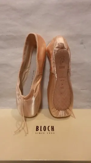 Training Fresh Drop Aspiration -- Pointe Shoe -- Pink Satin