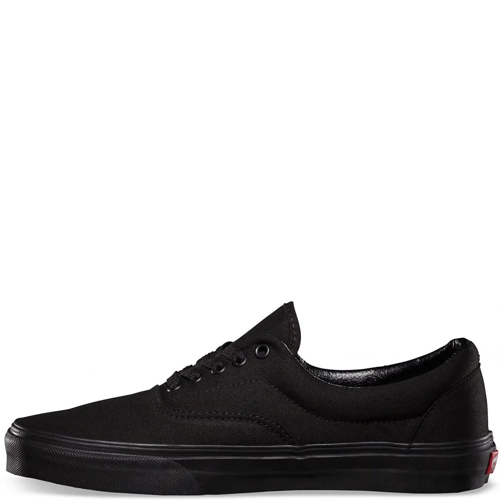 Short Trip Wide Base Vans Era in Black/Black