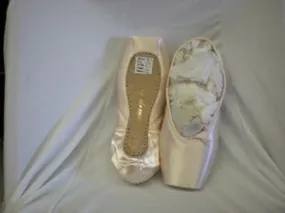 group walk Winter Base Rubin Drawstring --  Pointe Shoe -- European Pink Satin