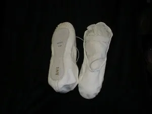 Adjustable Straps Kind Step Economy Dansoft -- Leather Full Sole Ballet -- White