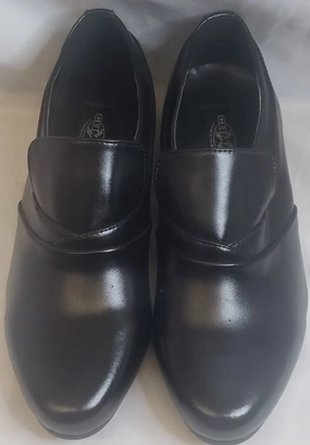 Good Traction Fox -- Men's Cuban Heel Slip-on Dress Shoe -- Black