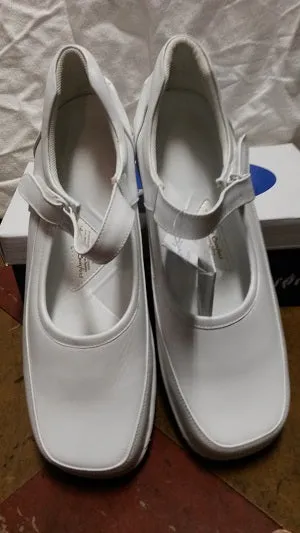 Walkable Kailey -- Women's Velcro Slip-On Shoe -- White