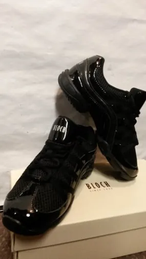 Year Trust Lenny -- Split Sole Dancesneaker -- Black