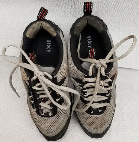 Sea Breeze Party Mood Leonard -- Split Sole Dancesneaker -- Grey