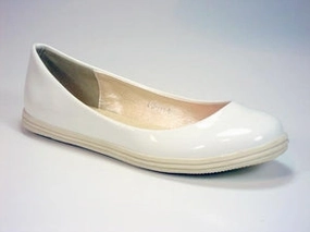 Errand Run Lupe -- Women's Flat Shoe -- White Patent