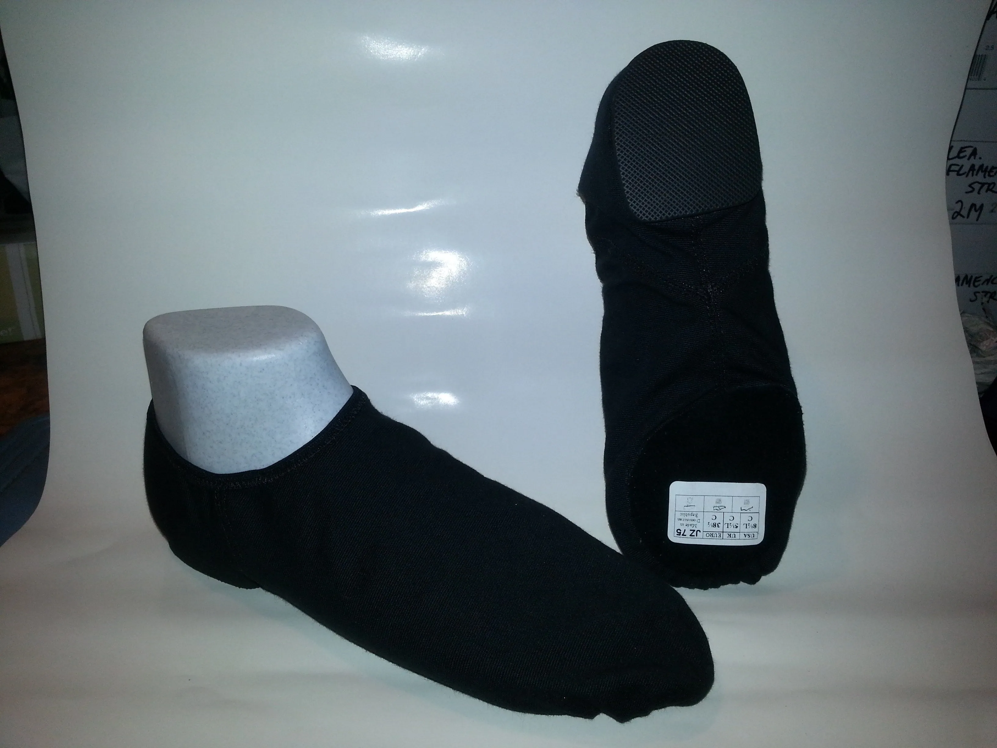 Rain Safe Marlin -- Stretch Canvas Split Sole Jazz Shoe Slip-on -- Black