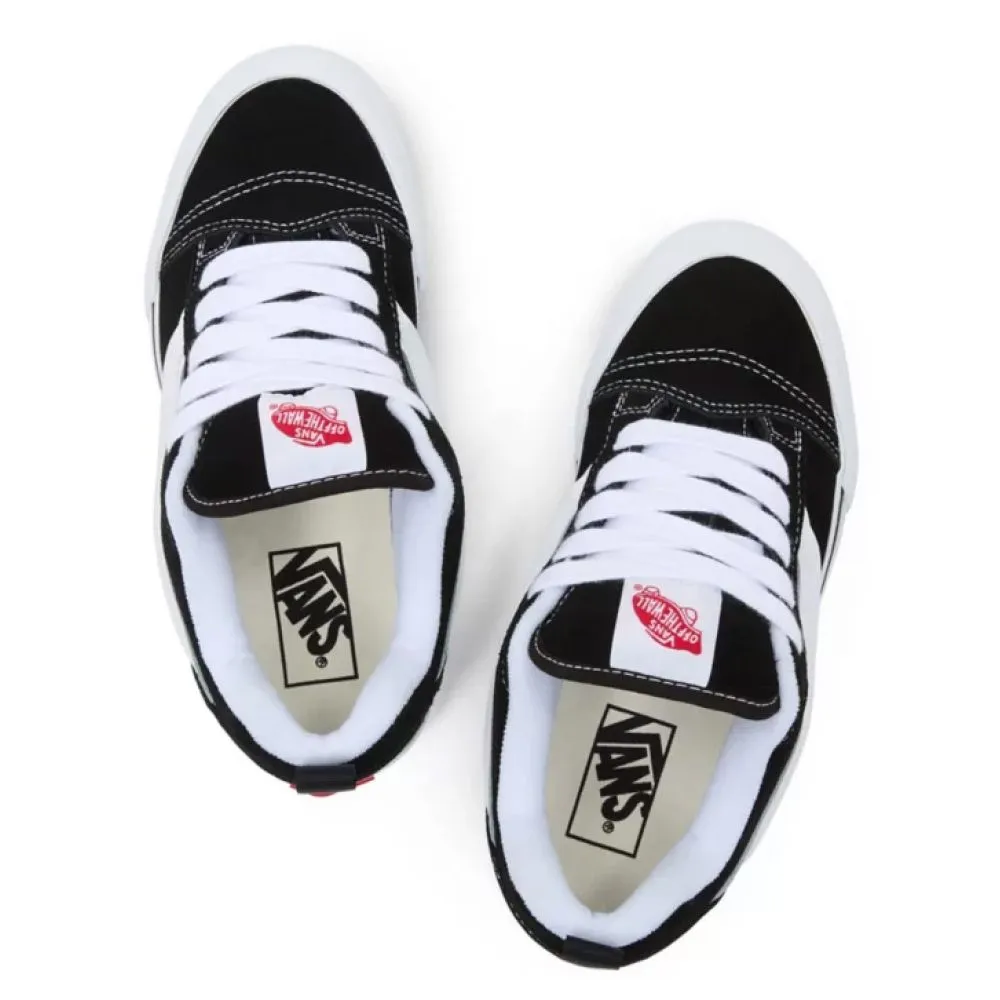 Trail Ease Vans Knu Skool in Black/True White
