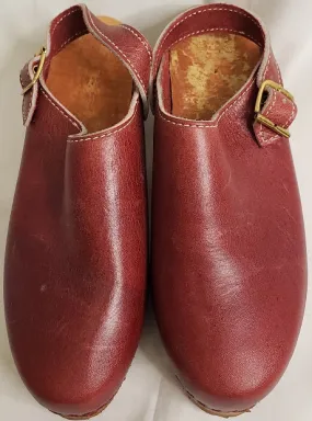 Neutral Base Paige -- Girl's Sling Back Clog -- Burgundy