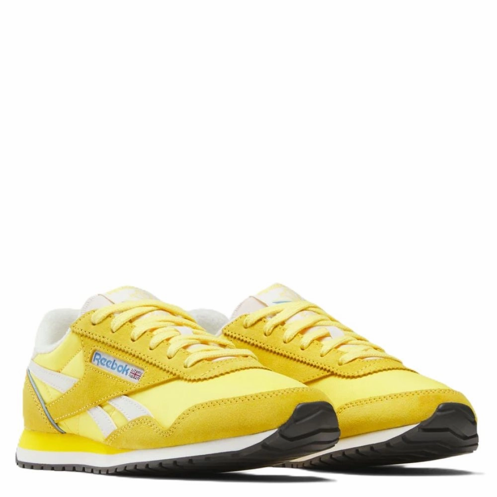 City Run Angel Mood Reebok Women's Classic Az in Golden Haze/Chalk White