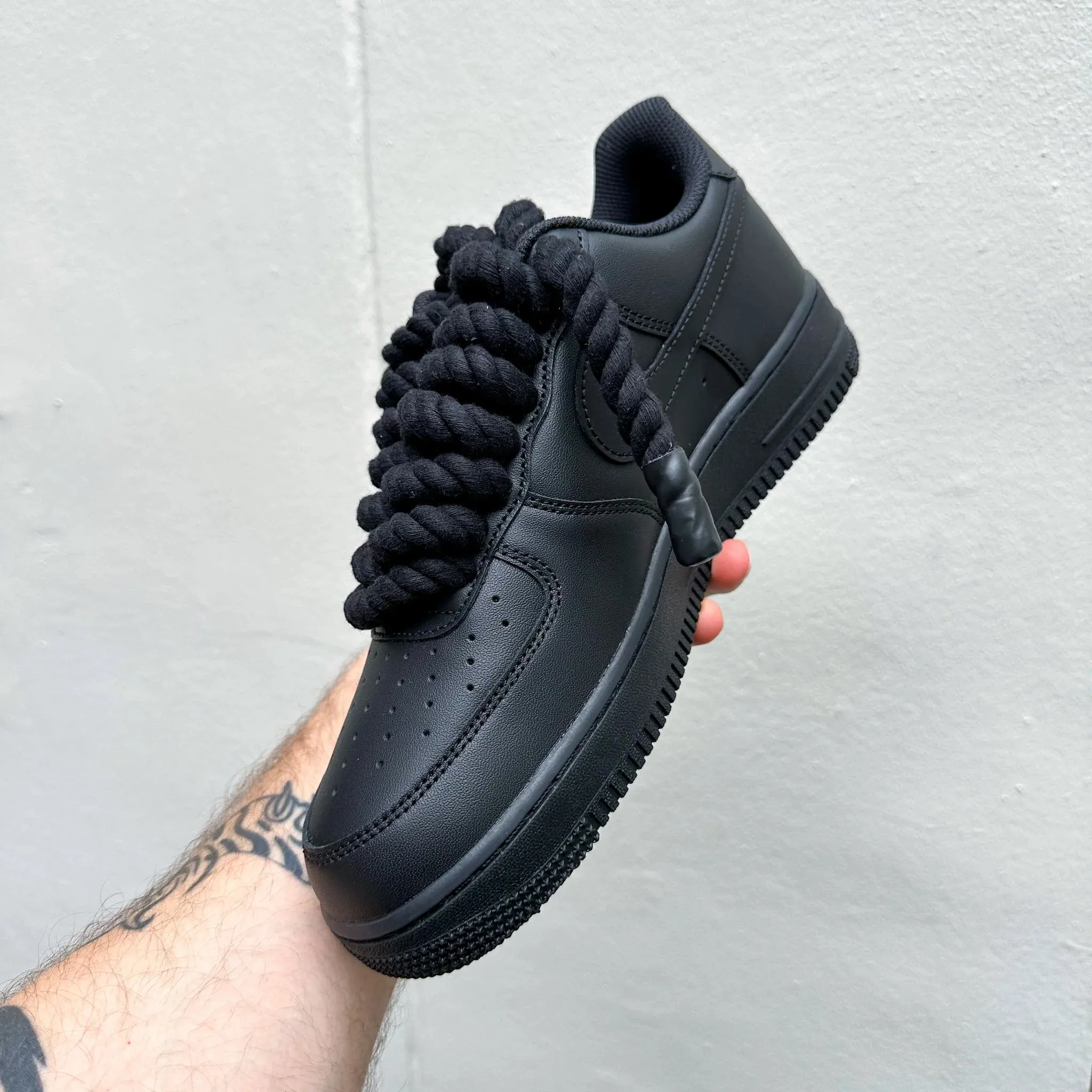 Stride Easy Nike Air Force 1 Black ??Rope Laces Black??