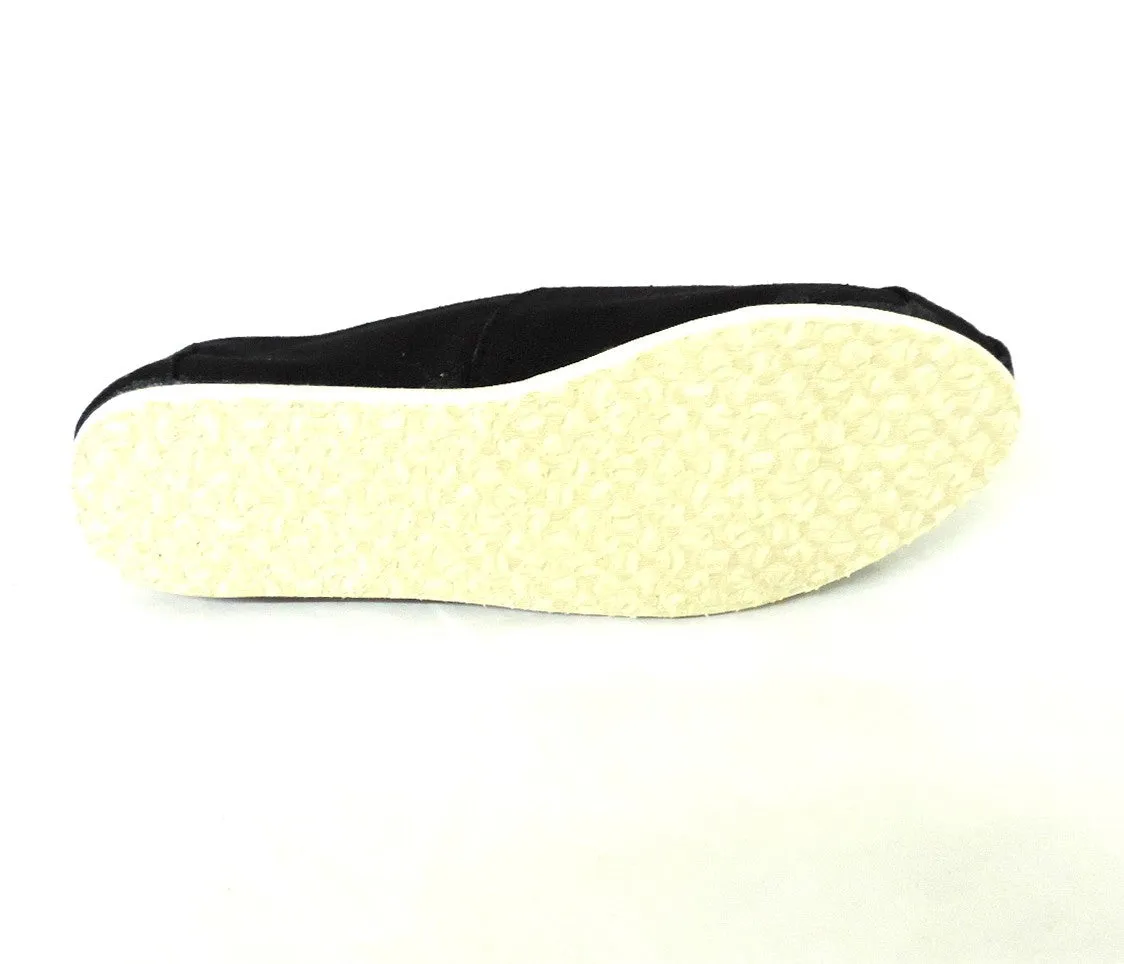 Brave Walk Forest Mood Toms women's Classics Canvas Black