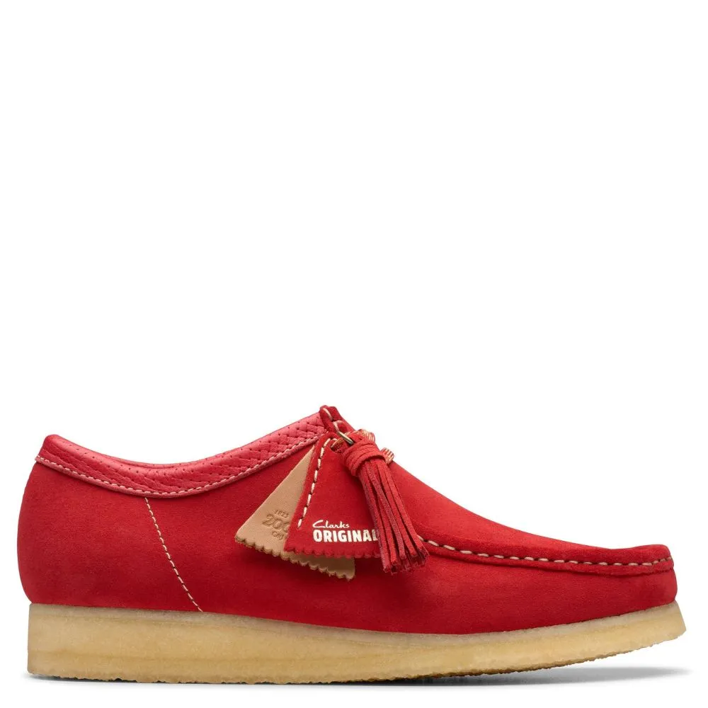 Clarks Men's Wallabee in Red Suede Feather Light Mid Rise