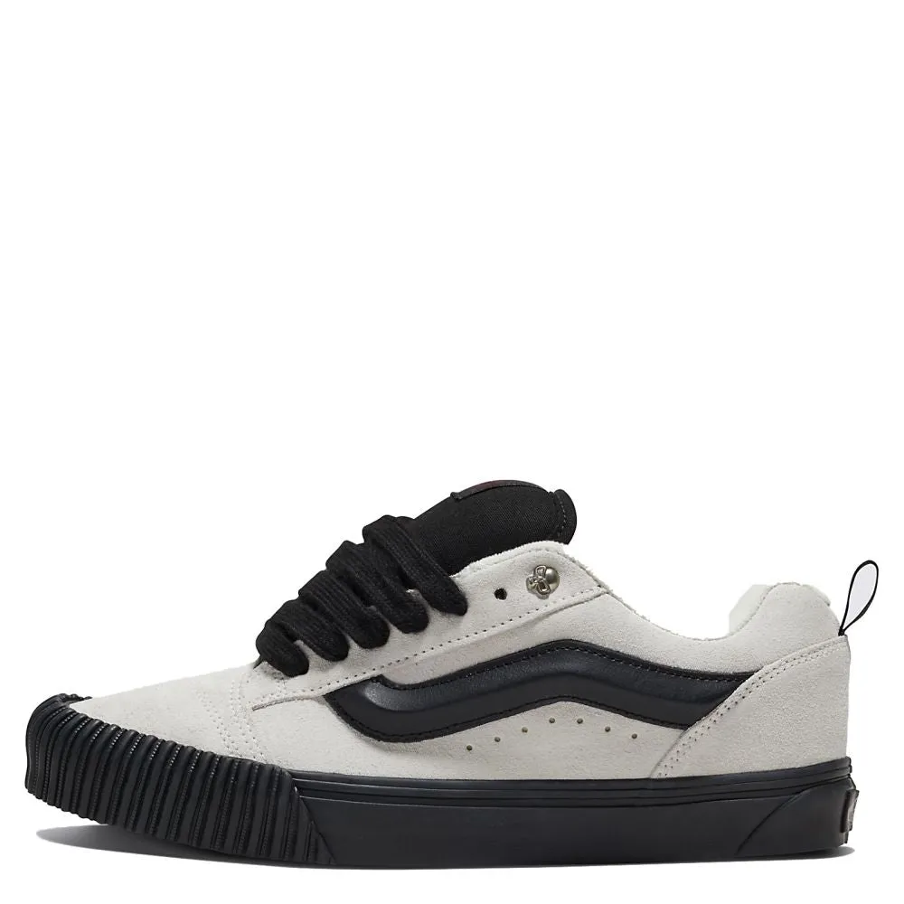 Vans Knu Skool Halloween In the Shadows in White/Black Comfort Run
