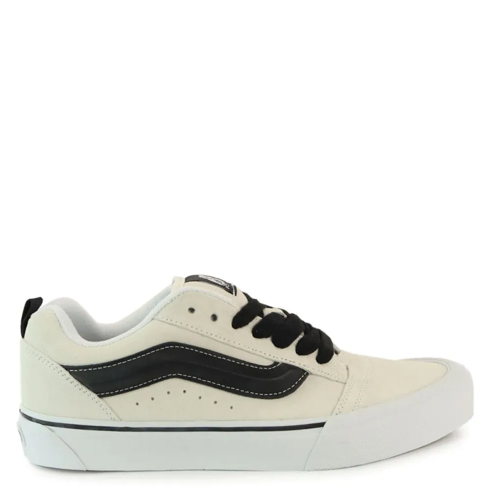 Vans Knu Skool in Cream/Black Street Fit