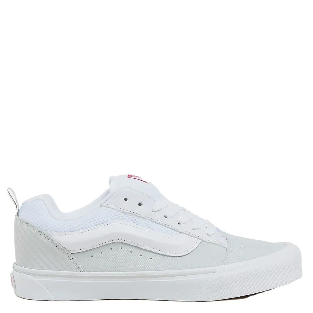 Vans Knu Skool in Retro Skate/White Gold Tone