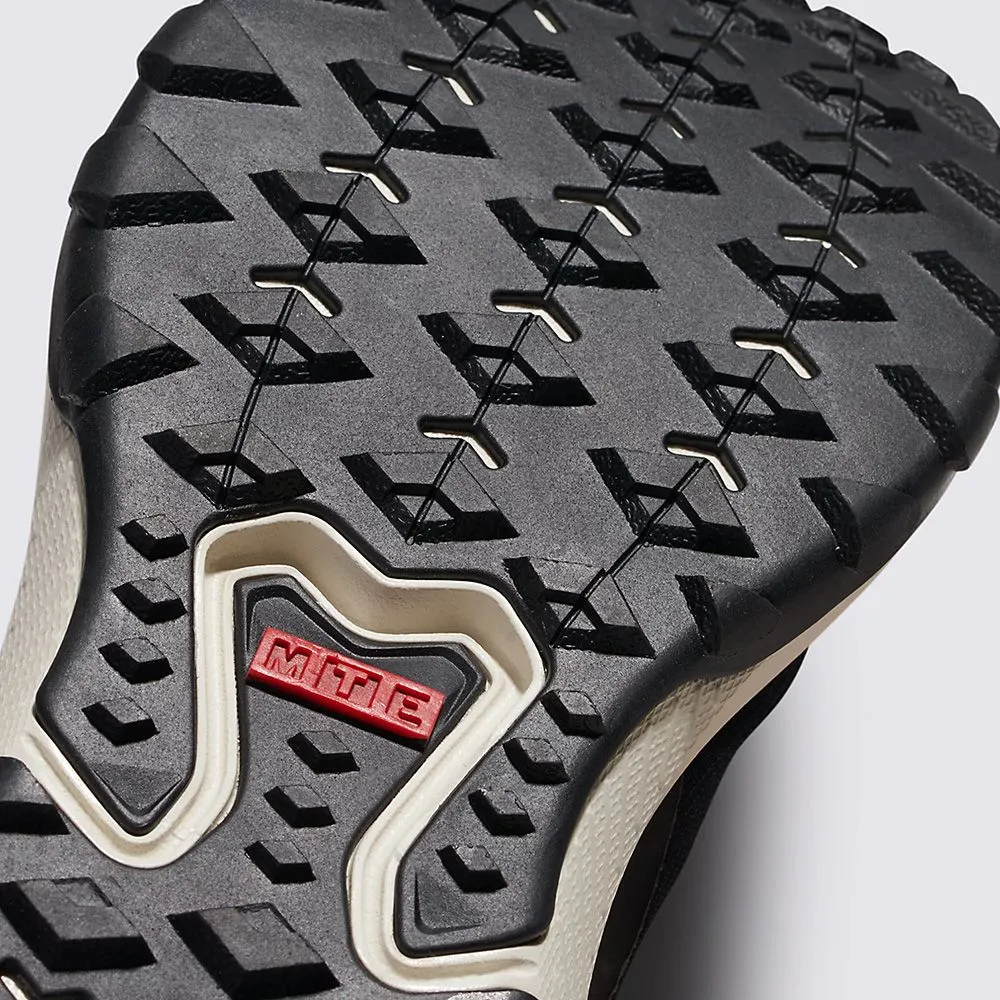 Vans MTE Crosspath in Black/White Mesh Upper