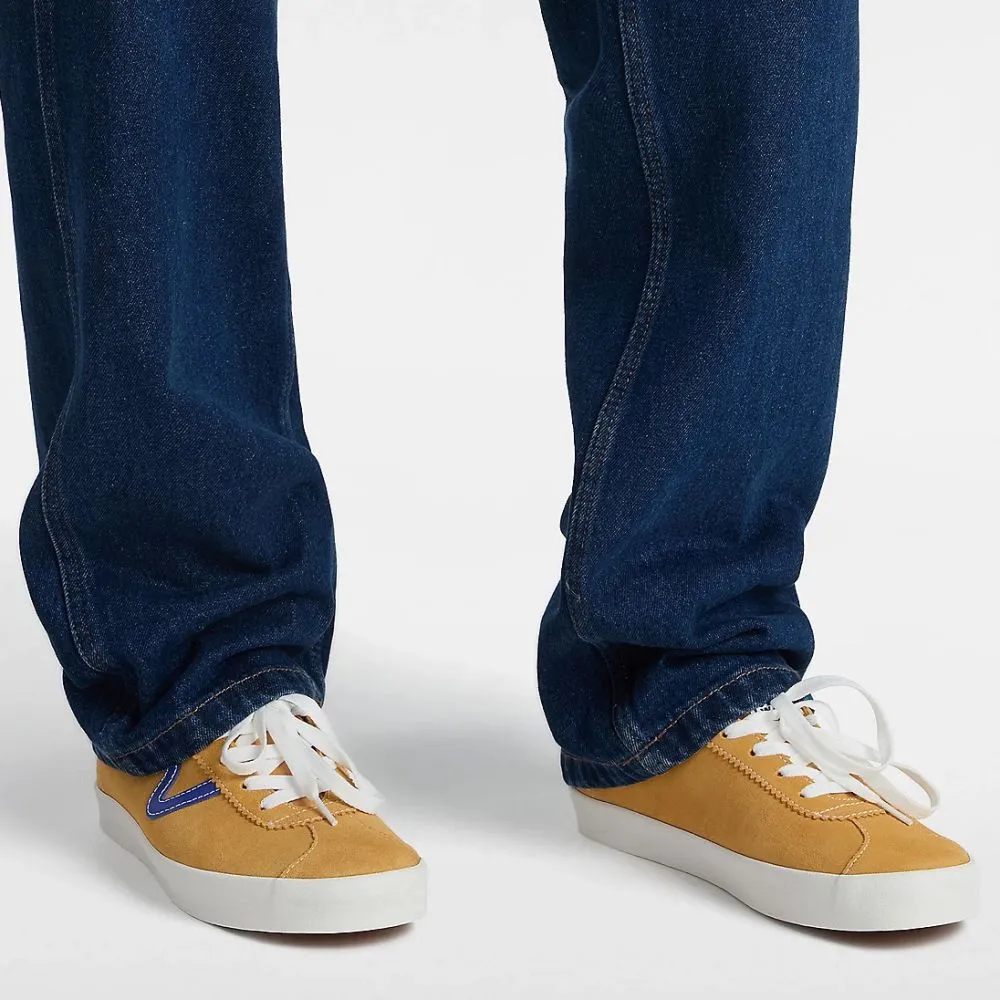 Outfit Key Airport Easy Vans Sport Low in Honey Yellow