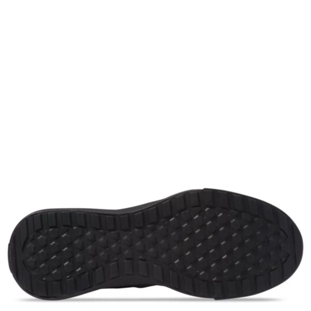 Vans UltraRange EXO in Black/Black Fairy Step Rain Guard
