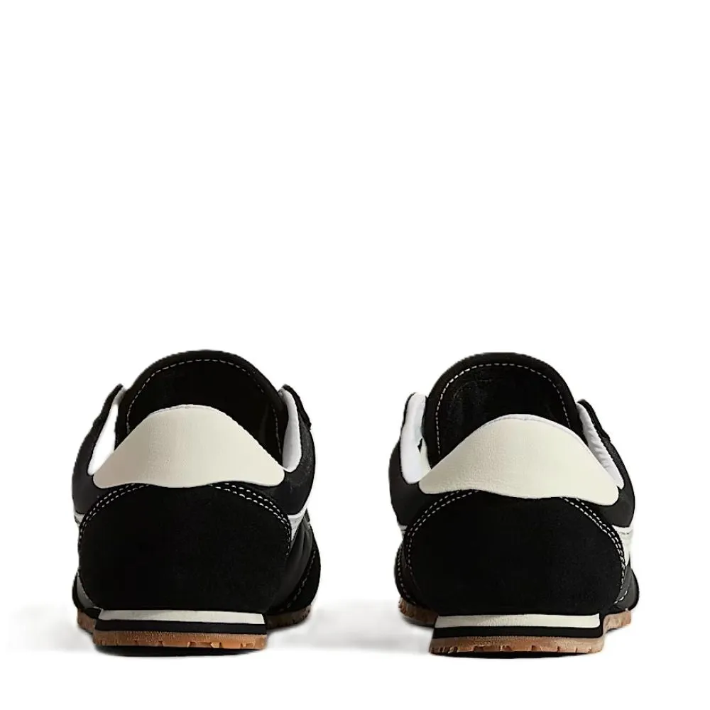 Flexible Hill Walk Vans Women's Super Lowpro in Black