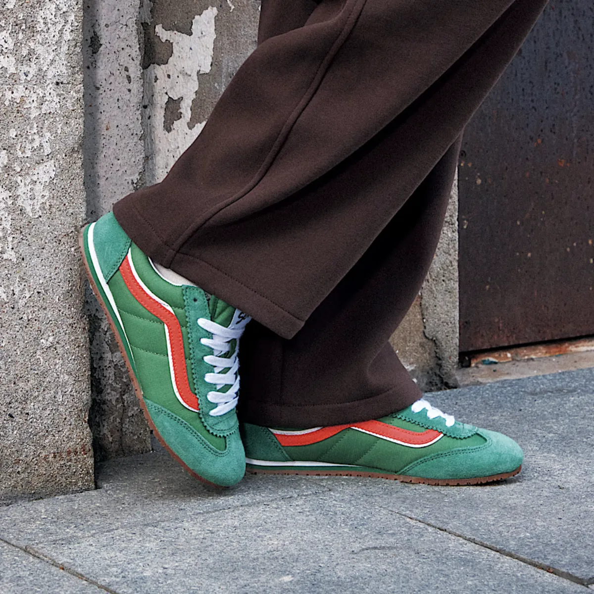 Vans Women's Super Lowpro in Fairway Green/Red Light Run Shock Guard