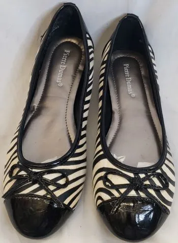 Daffodil -- Women's Flat Shoe simple design