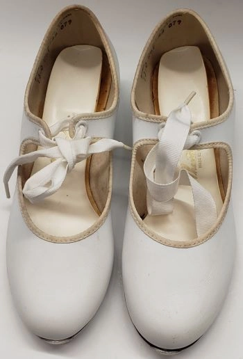 Yazmine III -- Women's Economy Tap Oxford -- White Stitch Design