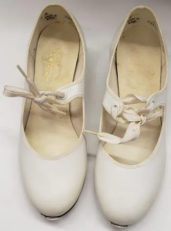 Distressed Oxfords Yeimy -- Women's Economy Tap Oxford -- White